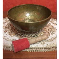   Kézzel készített 7 fémes kívül-belül mantrával díszített tibeti hangtál - ø223 mm, 1372 g