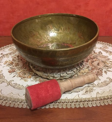 Kézzel készített 7 fémes kívül-belül mantrával díszített tibeti hangtál - ø226 mm, 1244 g
