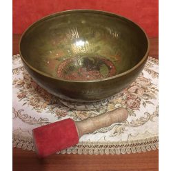   Kézzel készített 7 fémes kívül-belül mantrával díszített tibeti hangtál - ø244 mm, 1550 g